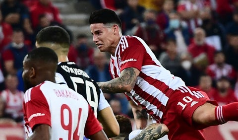 James Rodríguez en un partido con el Olympiacos en la liga griega