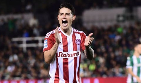James Rodríguez en un partido de Olympiacos en 2023