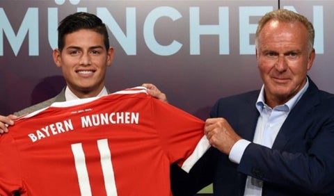 James Rodríguez y Karl-Heinz Rummenigge