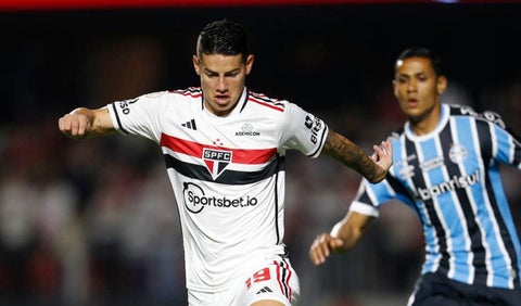 James silencia las críticas en Sao Paulo: en Brasil se rinden al '10'