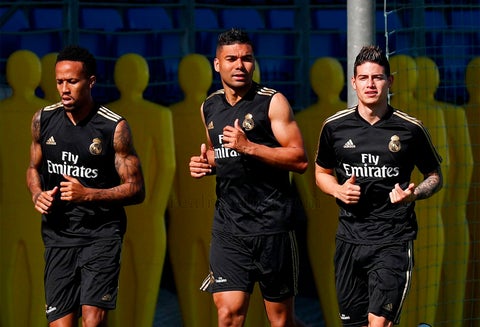 Eder Militao, Casemiro y James Rodríguez entrenando en Madrid