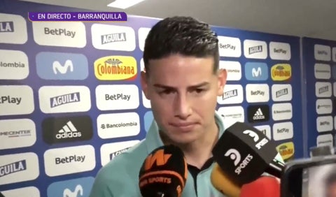 James Rodríguez en zona mixta con la selección Colombia