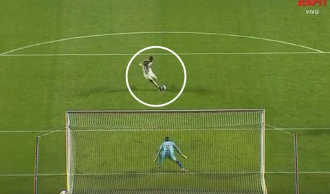 James botó penal con Sao Paulo