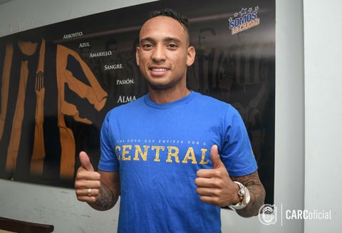 Jarlan Barrera presentado con Rosario Central
