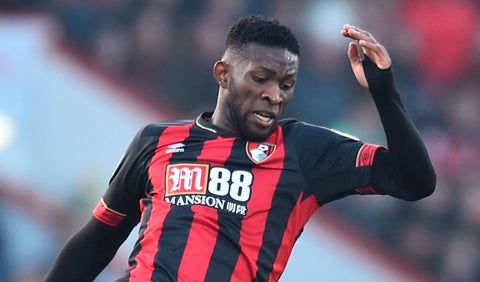 Jéfferson Lerma jugando un partido de Premier League con el Bournemouth