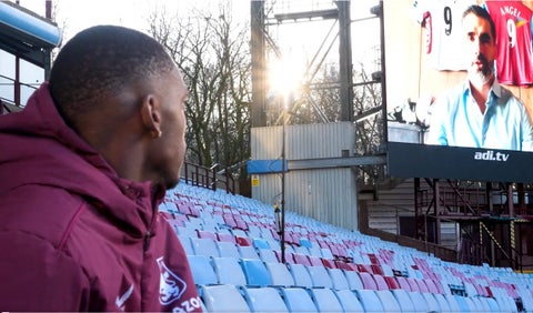 Jhon Jader Durán y Juan Pablo Ángel en Aston Villa.jpg