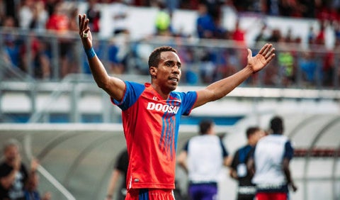 John Mosquera marcó en triunfo de Viktoria Plzeň