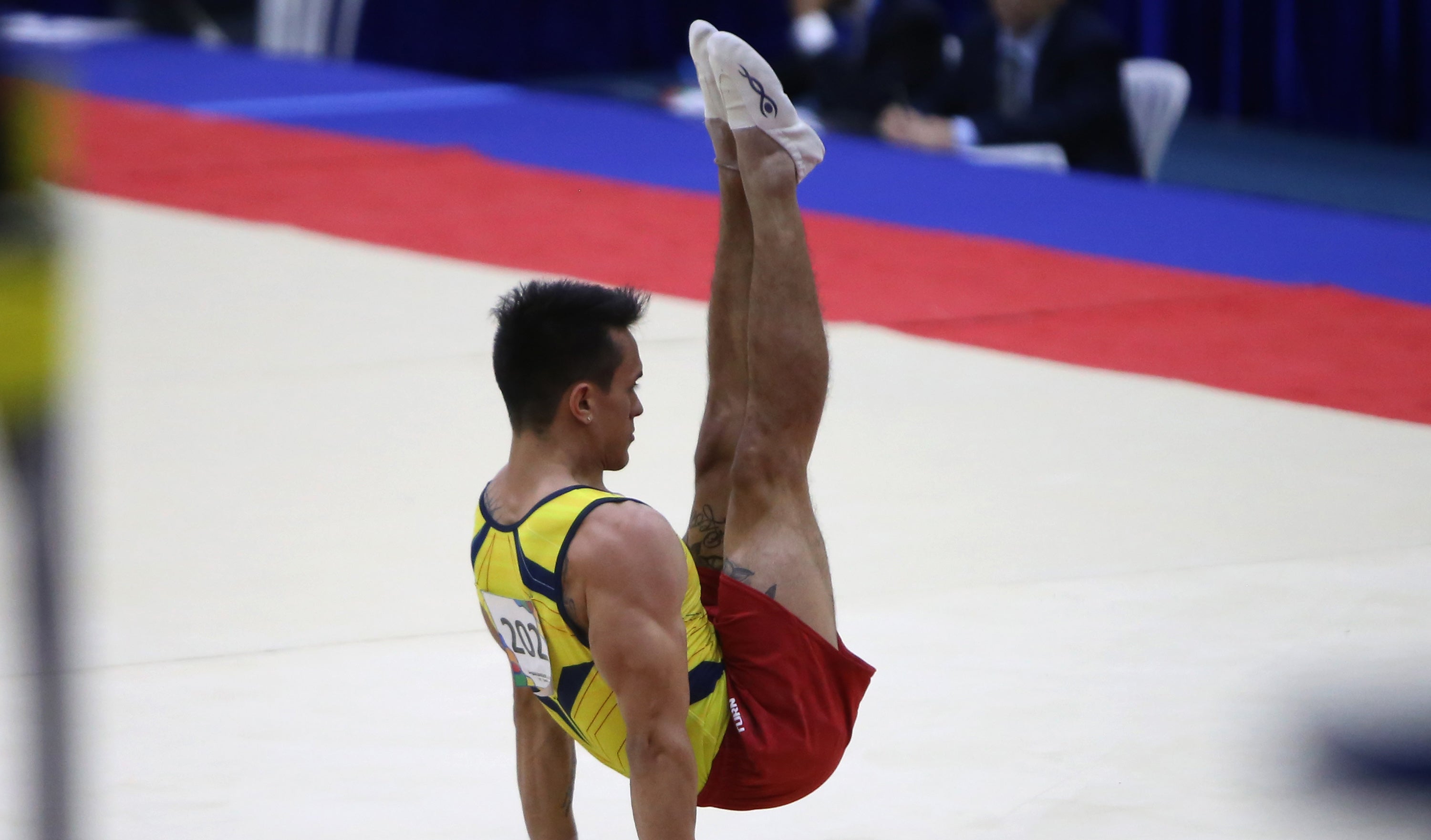 Jossimar Calvo de Colombia en modalidad piso