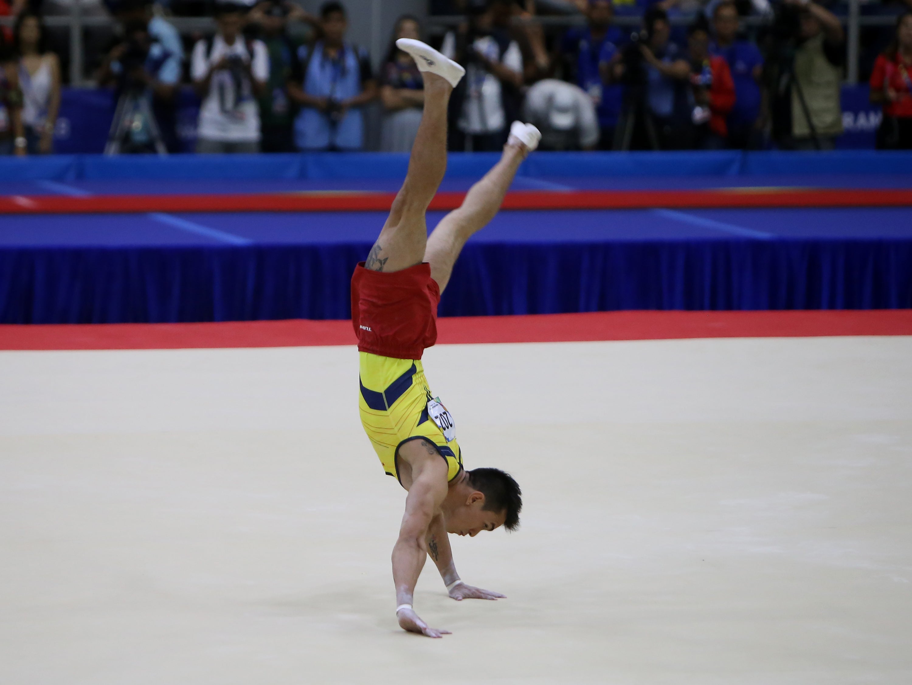 Jossimar Calvo en la prueba de piso