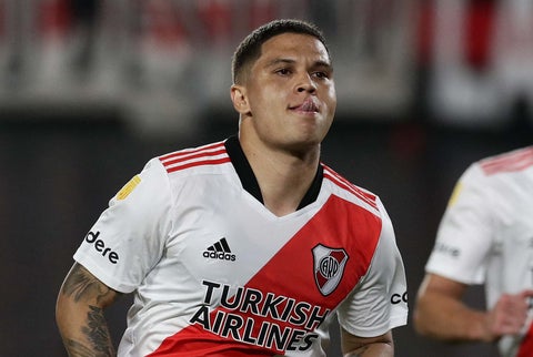 Juan Fernando Quintero en un partido de River Plate