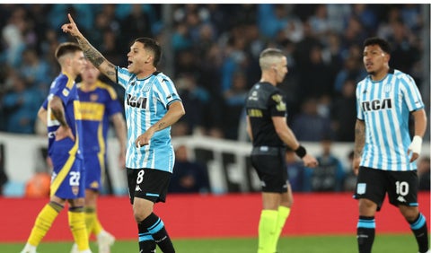 JuanFer y Roger Martínez lideraron la victoria de Racing ante Boca