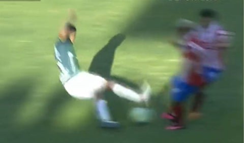 Tarjeta roja tras lesionar a dos jugadores