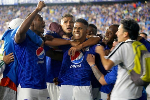 Jugadores de Millonarios luego del tanto de Richard Celis, en la victoria ante Junior.