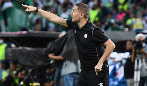 Juliano Fontana, América