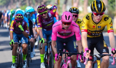 Pelotón en el ciclismo World Tour