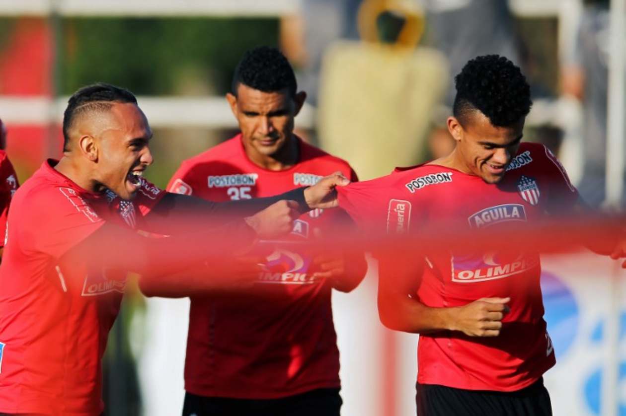 Junior de Barranquilla entrenando en Brasil