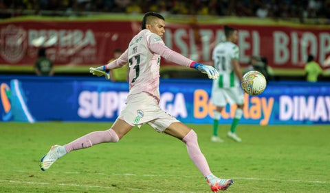 Kevin Mier en la cuerda floja de Selección Colombia: México lo espera