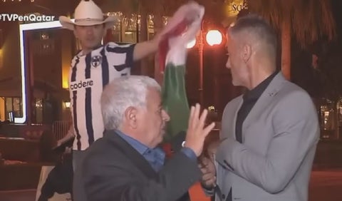 La pelea de Goycochea con un hincha mexicano en plena transmisión