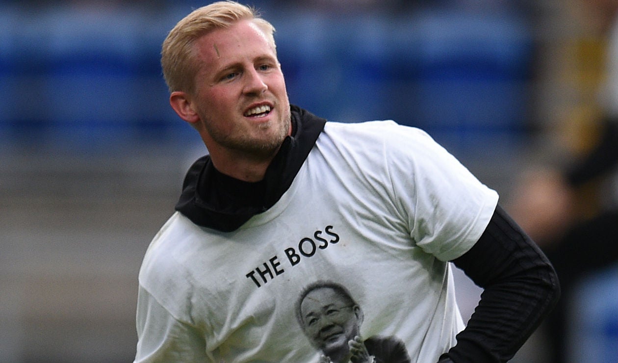 Cardiff vs Leicester City - Homenaje a Vichan Srivaddhanaprabha