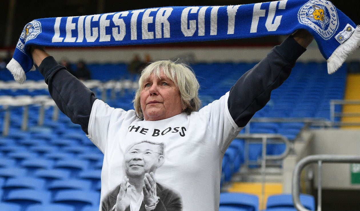 Cardiff vs Leicester City - Homenaje a Vichan Srivaddhanaprabha