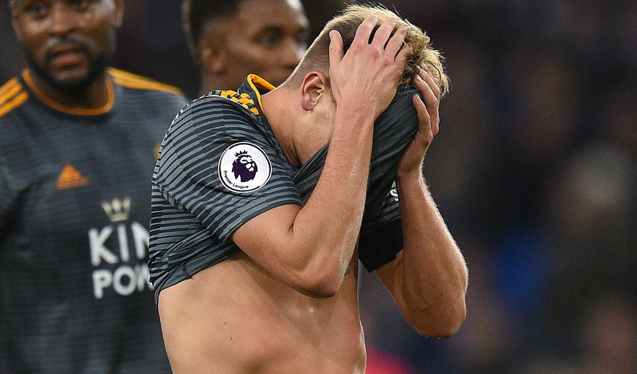 Cardiff vs Leicester City - Homenaje a Vichan Srivaddhanaprabha