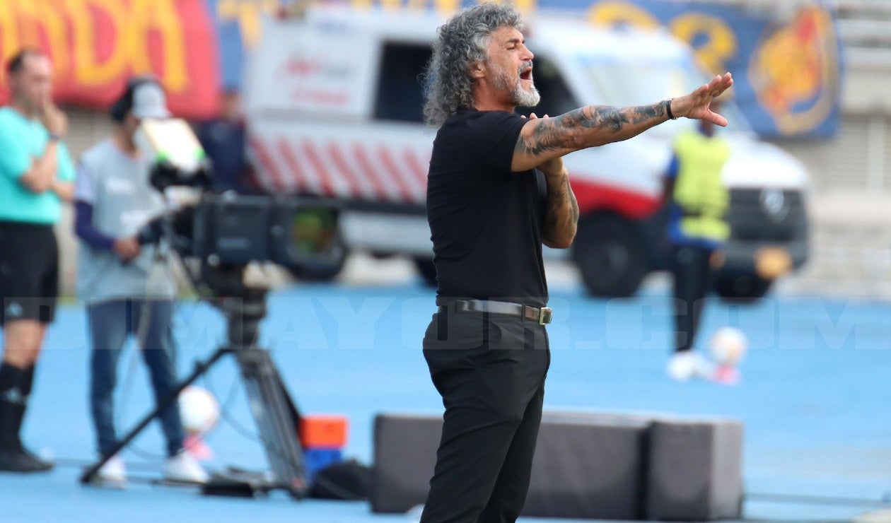 Leonel Álvarez, técnico colombiano