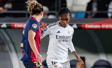 Linda Caicedo en el clásico ante el Barcelona de la Liga femenina