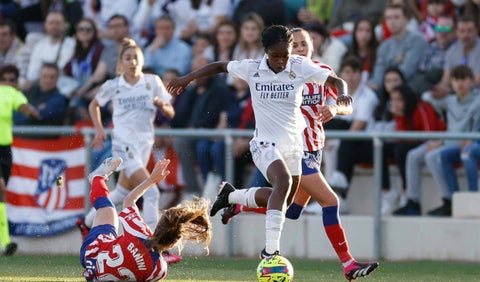 Linda Caicedo en su primer derbi con Real Madrid