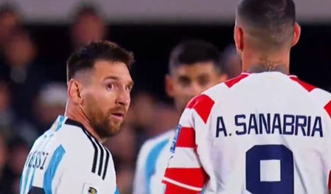 Lionel Messi y Antonio Sanabria