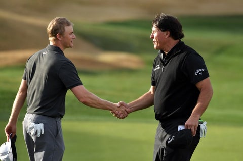 Adam Long y Phil Mickelson