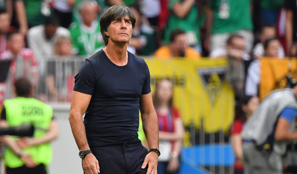 Joachim Löw en el debut de su selección frente a México