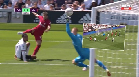 Luis Díaz estrella un balón en el palo; Fulham vs Liverpool