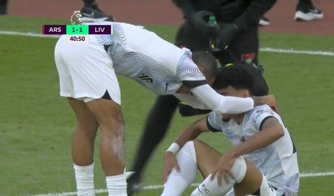 Luis Díaz lesionado en el partido con Arsenal