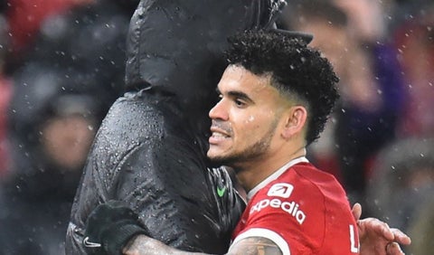 Darwin Núñez brilla en la victoria con Liverpool y manda a la banca a Luis Díaz