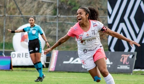 Maireth Pérez, jugadora de Ñañas