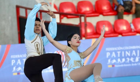 María Paula Muñoz y Jeshua Folleco - Mundial de Patinaje Artístico