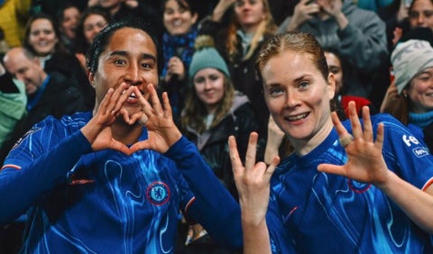 Mayra Ramírez con Chelsea