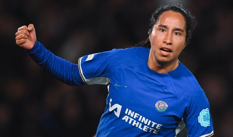 Mayra Ramírez con el Chelsea
