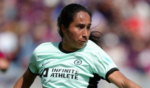 Mayra Ramírez con el Chelsea