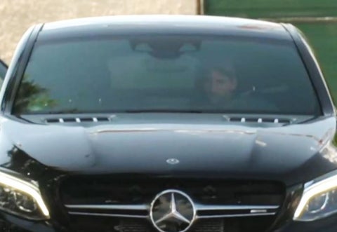 Messi llegando a la ciudad deportiva del Barcelona