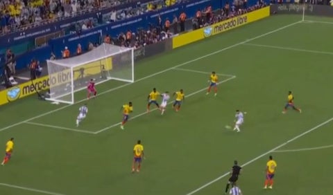 Messi falló el remate y Colombia se salvó del primero ante Argentina