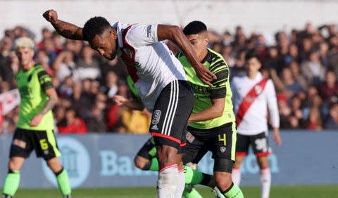 Miguel Ángel Borja - gol Barracas Central vs River