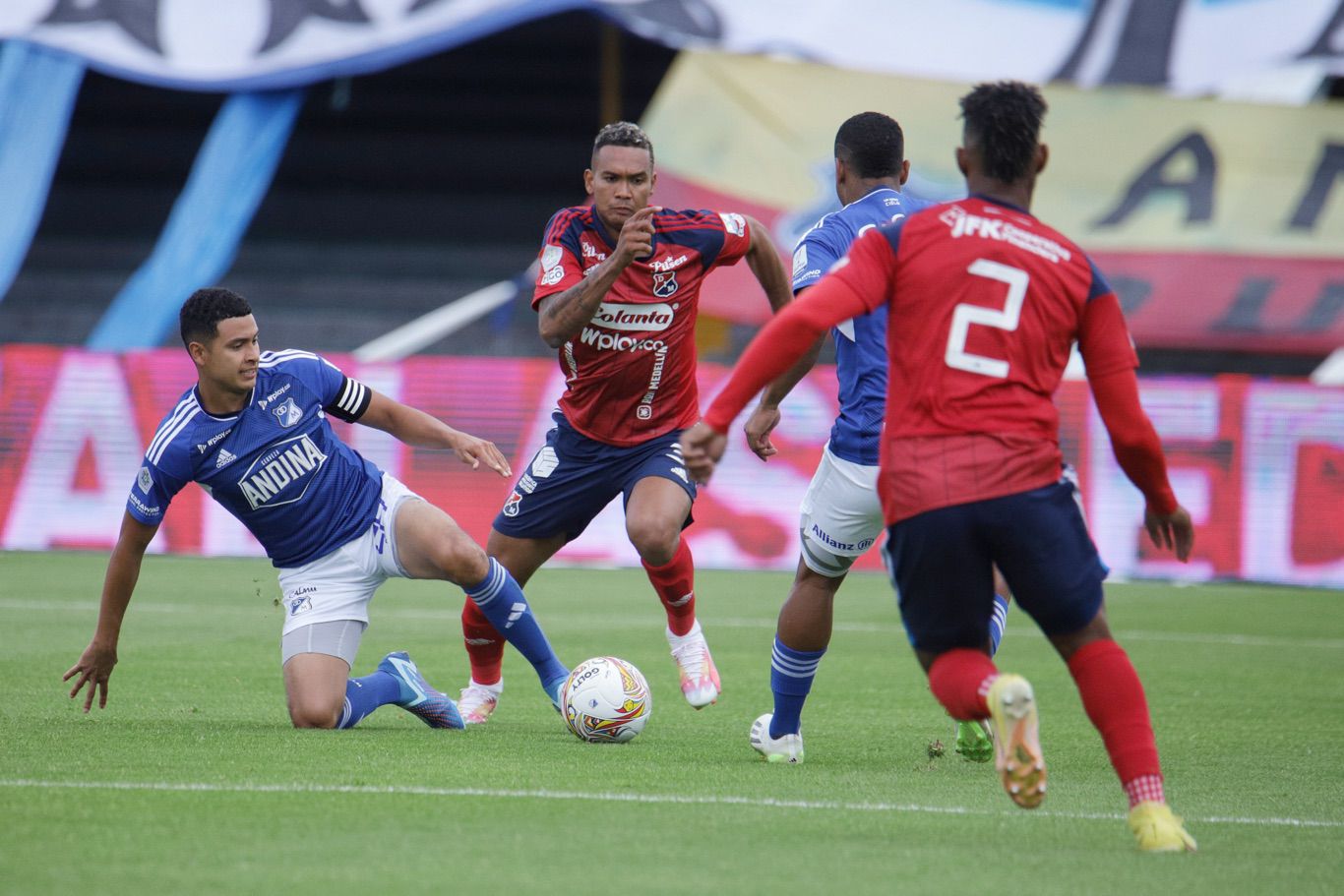 Millonarios F.C enfrenta a Deportivo Independiente Medellin en juego válido por la fecha 1 de la Liga BetPlay I 2024 en el estadio Nemesio Camacho El Campin.