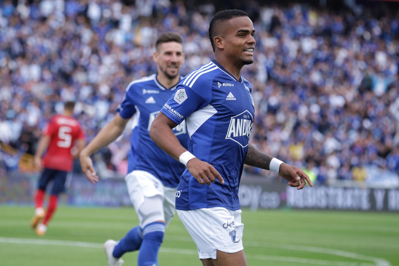 Millonarios F.C enfrenta a Deportivo Independiente Medellin en juego válido por la fecha 1 de la Liga BetPlay I 2024 en el estadio Nemesio Camacho El Campin.