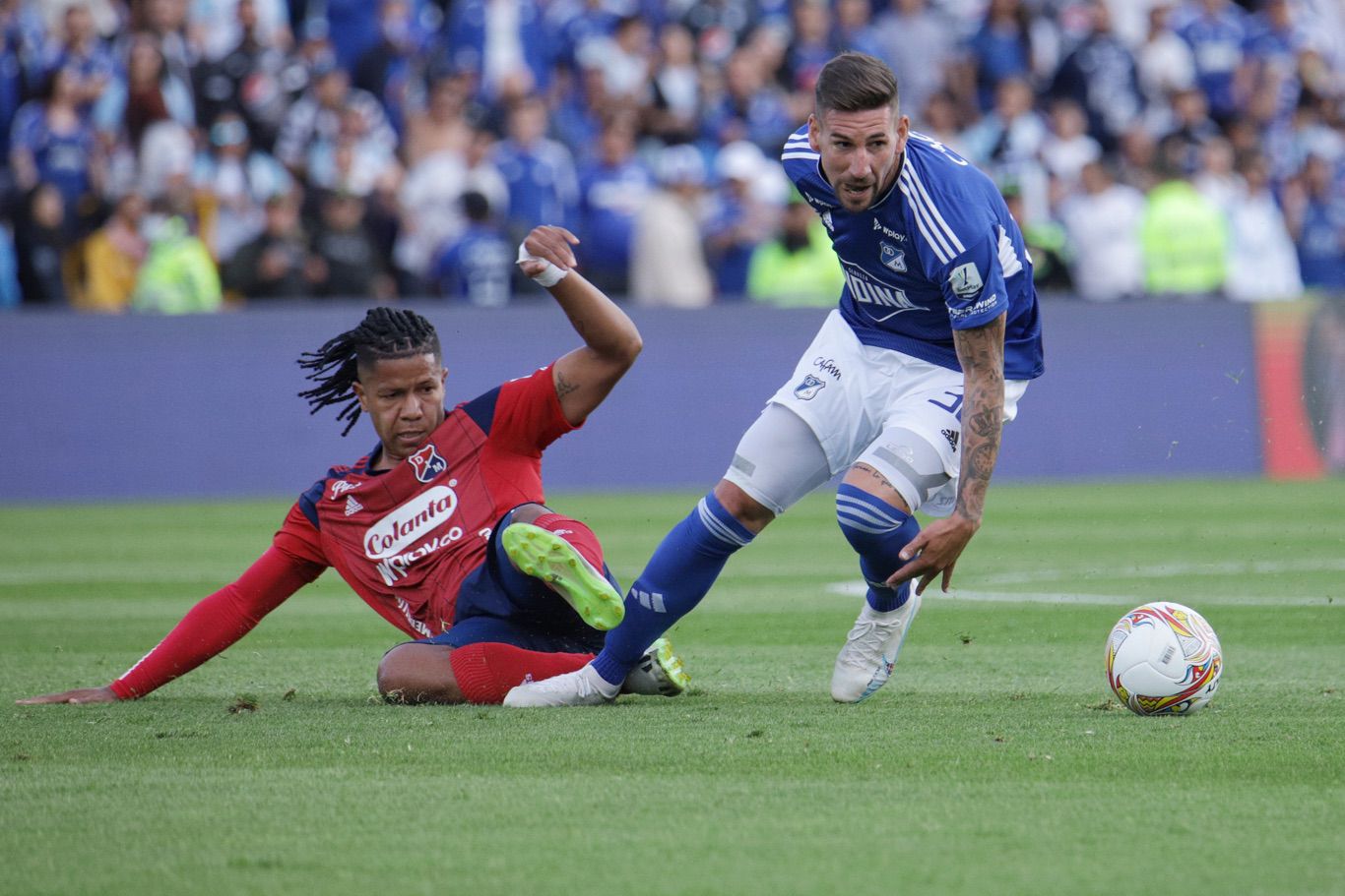 Millonarios F.C enfrenta a Deportivo Independiente Medellin en juego válido por la fecha 1 de la Liga BetPlay I 2024 en el estadio Nemesio Camacho El Campin.