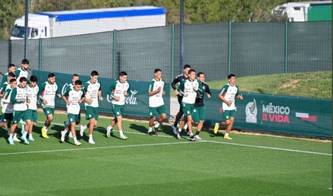 El 'Tri' entrenando en Girona