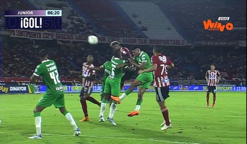 Nacional ante Junior, error en marca de Andrés Román