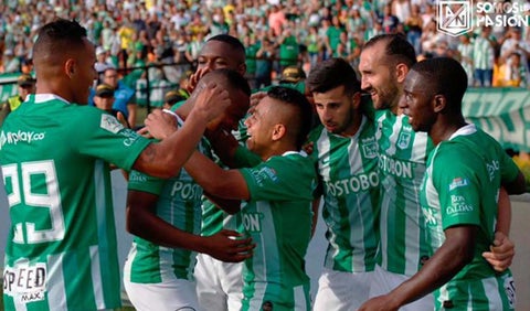 Equipo de Nacional reunido