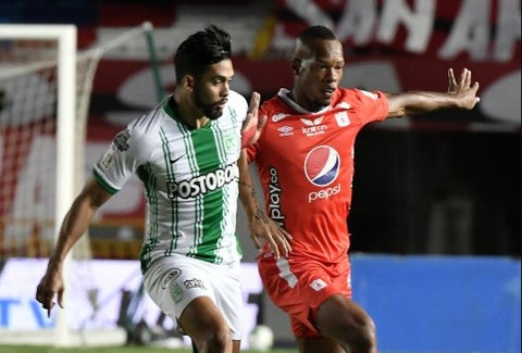 Rifle Andrade, jugador de Nacional enfrentando al América