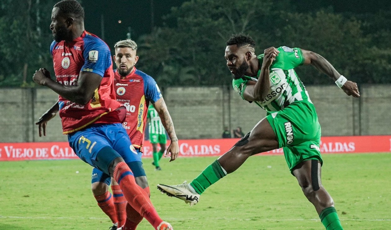 Nacional no desiste en la lucha por la final: triunfo aprieta el Grupo